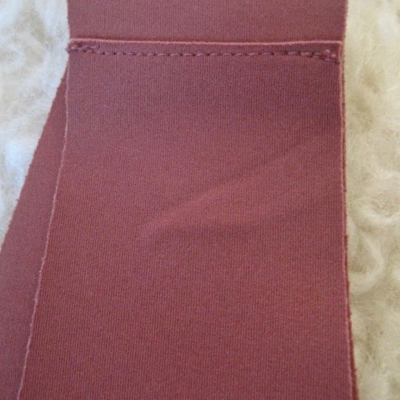 Knix Evolution Tank # 2021-474 - Picture 6 of 9